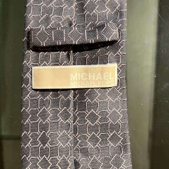 Michael Kors tie - Picture 1 of 5